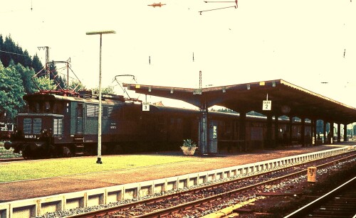 BR 145 167 E 44 Höllentalbahn Titisee Bahnhof Schienen Schneepflug 1972 DB Deutsche Bundesbahn