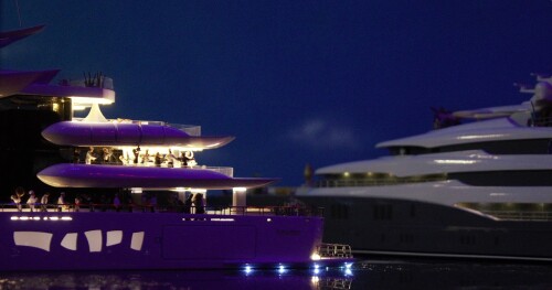 Monaco_grose_Luxusyachten_Miniaturwunderland_Miwula_H0_Modellanlage_Modellbau-4.jpg