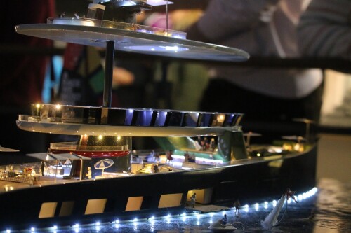 Monaco große Phantasie phantasy Luxusyacht Miniaturwunderland Miwula H0 Modellanlage Modellbau (7)