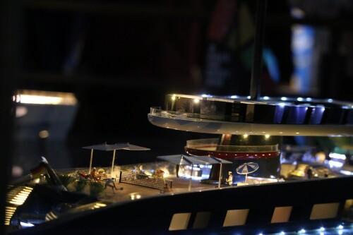 Monaco große Phantasie phantasy Luxusyacht Miniaturwunderland Miwula H0 Modellanlage Modellbau (9)