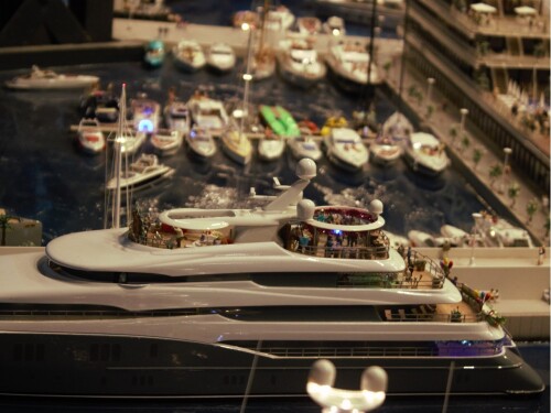 Monaco_Luxusyachten_Miniaturwunderland_Miwula_H0_Modellanlage_Modellbau-1.jpg