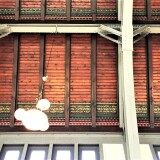 Bahnhof_Travemunde_Strand_2020_Mai_Dach_Konstruktion_Jugendstil_Details_bunte_Fenster-1