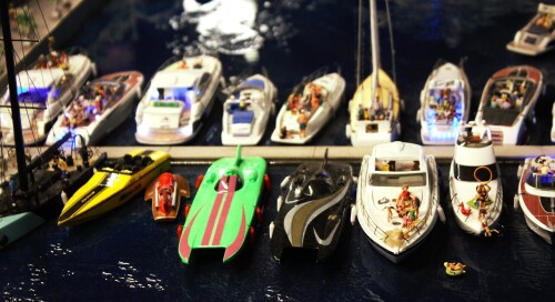 Monaco_Luxusyachten_Miniaturwunderland_Miwula_H0_Modellanlage_Modellbau_Rennboote-1.jpg