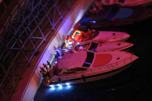 Monaco_Luxusyachten_Miniaturwunderland_Miwula_H0_Modellanlage_Modellbau_by_night-4.jpg