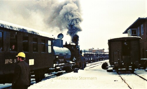 Ratzeburg Bahnhof 1973 Dampflok historischer Zug historische Fahrt DB Winter Schnee (3)