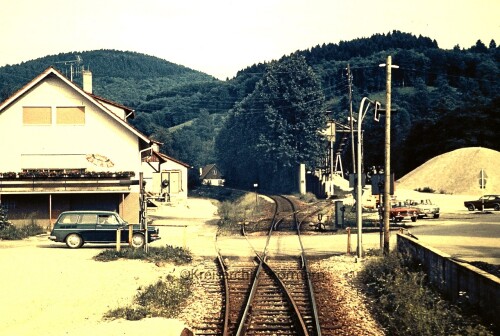 1972 BahnStrecke Eisenbahnstrecke Ottenhöfen Achern VW 411 Variant blau