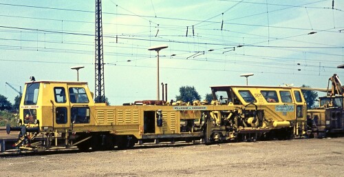 Achern Bahnhof 1972 Schienenstopfmaschine