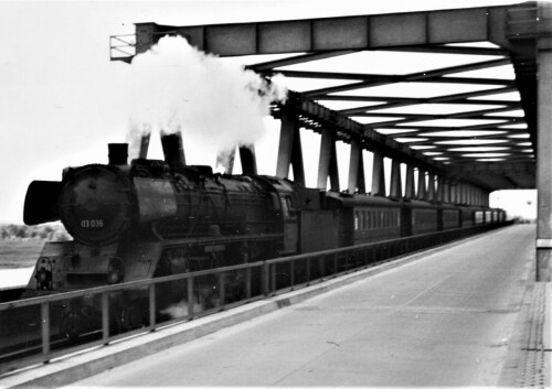 BR 03 036 1951 Lauenburg Elbbrücke Bahhif