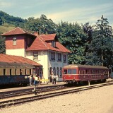 Ottenhofen_Bahnhof_1972_Gleisbild_Vorfeld_Triebwagen_historisch_Achertalbahn_SWEG_Sudwestdeutsche_Landesverkehrs-GmbH-1