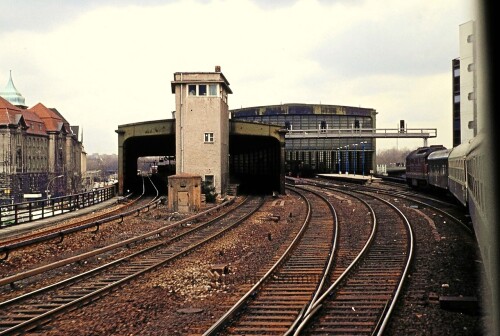 Berlin Bahnhof Berliner Zoo Interzonenzug BR 132 UIC ozeanblau Schwerdtfeger 1984 l Kopie