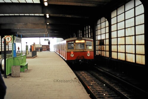 Berlin Bahnhof Zoologischer Garten S Bahn Bahnsteig Schwerdtfeger 1984 l