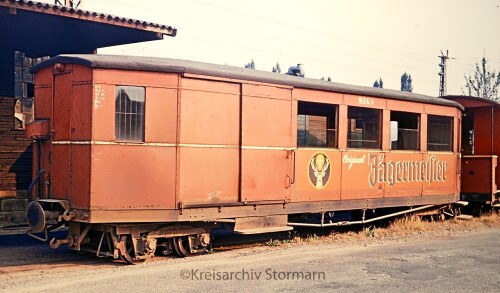 Bühl Bahnhof 1967 Schmalspurbahn Personenwaggon Jägermeister Werbung auf Zug Nebenbahn Privatbahn VT