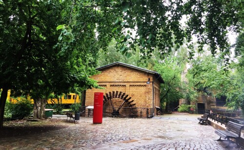 BW Lokschuppen Drehscheibe Gelbklinker Verkehrsmuseum Berlin außen (8)