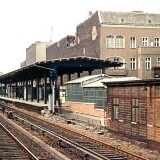 Berlin_1984_-S-Bahn_Bahnhof_Savignyplatz