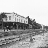 Friedrichsruh_Bahnhof-im-Sachsenwald-um_1900_Friedrichsruh_Bahnhof