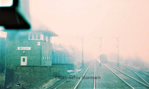 Müssen Bahnhof 1971 im Nebel