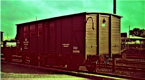 Schwarzenbek Bahnof 1965 Fotonachlass Altbau Güterwagen gedeckt Länderbahn Schwerdtfeger
