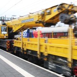 Schwerlastkran_Schiene_Schwarzenbek_Bahnhof_Tausch_Weichen_Bauzug_2024_Okt_Zug-2