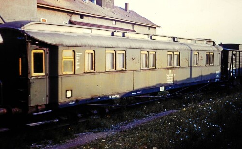 1966 Ulm Bahnhof Länderbahn Personenwaggon als Bauzug Waggon