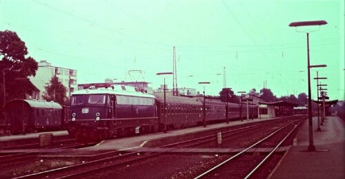 E 10.12 BR 112 110 stahlblau Epoche 3 1966 Neu Ulm Hauptbahnhof (2)