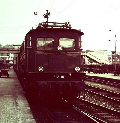 E 17 110 1966 Neu Ulm Bahnhof Bahnsteig Eilzug a