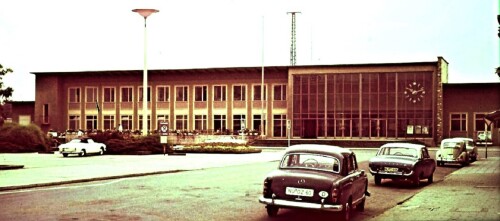 Neu Ulm Hauptbahnhof Hbf Bhf 1966 Mercedes Heckflosse Ponton Karman Ghia Cabrio Ford Taunus