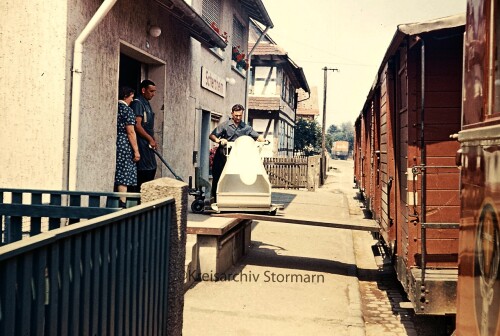 Scherzheim Bahnhof 1967 Güterschuppen Verladung