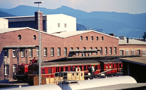 ET_85_BR_485_Offenburg_Hbf_Hauptbahnhof_1972.jpg