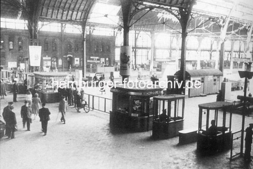 1935_Altona_bahnhof_alter_Altonaer_Bahnhof_Gothik_Bahnhofshalle_Bahnsteig_a.jpg