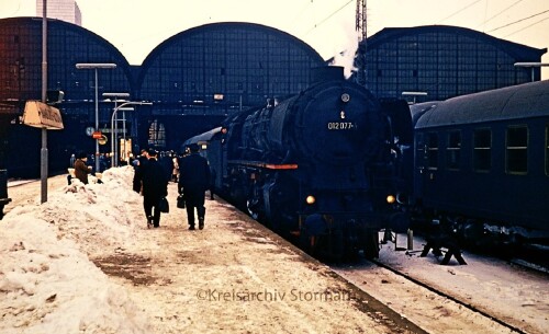 BR_012_077_Hamburg_Altona_Bahnhof_1969-1.jpg