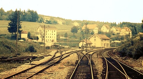 Schwarzwaldbahn_Villingen_Triberg_Bahnstrecke_Eisenbahn_1972_a.jpg