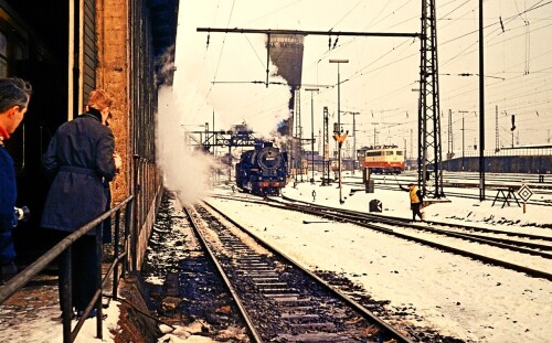 E_10.3-BR_110_BR-012_1965_Altona_Bahnhof_1969.jpg