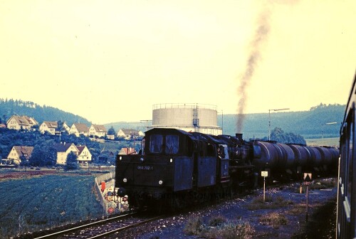 BR_050_202_Rotweil_Bahnhof_Bahnsteig_Oberleitung_Gleise_Deutsche_Bundesbahn_1972_DB-0.jpg