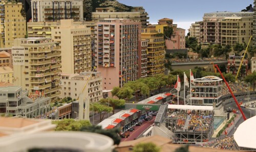 y_Monaco_Miniaturwunderland_im_modell_H0_Formel_1_1zu87_2024_S-Boxengasse_a-1.jpg