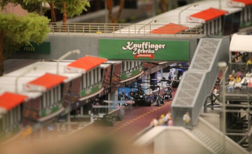 y_Monaco_Miniaturwunderland_im_modell_H0_Formel_1_1zu87_2024_S-Boxengasse_a-2.jpg