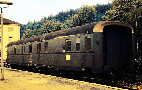 Bahnhof_Immendingen_DRG_DB_Postwagen_Waggon_1972.jpg