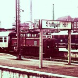 E_63_01_E_10_393_E_10.3-Stuttgart_Hauptbahnhof_Bahnhof_Hbf_Bahnsteig_1966