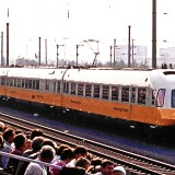 ET_403_404_Lufthansa_Airport_Express_Nurnberg_Dutzendteich_Bahnhof_1985_Schienenbus