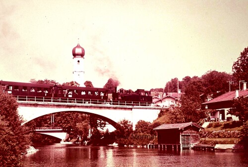 Tegernseebahn_Dampflok_Gmund_Brucke_1972_Dampflok_TAG_7_Schwerdtfeger-2.jpg