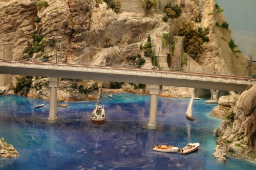 Miniaturwunderland_Modell_Gauge_1_87_H0_Italia_ItalienKuste_Mare_Meer_Strand-1.jpg