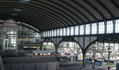 Darmstadt Hauptbahnhof Bahnhofshalle Jugendstil 2025 Mai Hbf (1d)