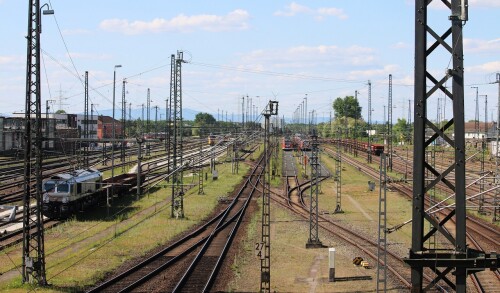Darmstadt Hauptbahnhof Bahnhofsvorfeld 2025 c ass 66 Rhein Cargo Mai Hbf (4)