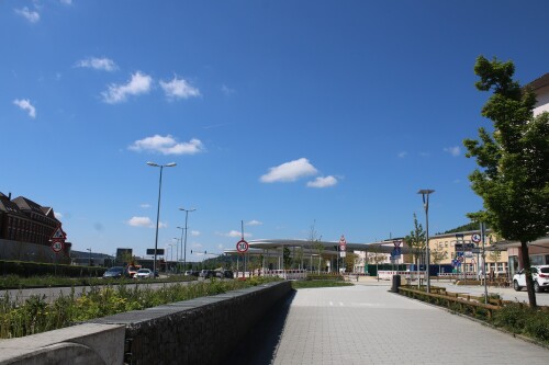 Tuttling Bahnhof Mai 2025 a Kreisel Unterführung Springbrunnen (2)