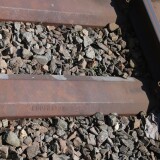 Tuttling_Stahlschwellen_Bahnhof_Mai_2025_da_von_1931_Krupp-1