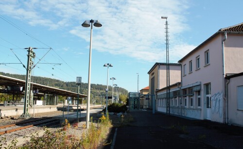 b Tuttlingen Bahnhof Okt 2023 Empfanhgsgebäude ZOB im Bau (2)