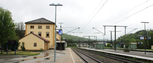 Immendingen Bahnhof Empfangsgebäude Gleise Bahnsteig (1a)