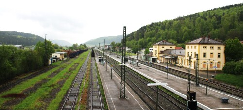 Immendingen Bahnhof Empfangsgebäude Gleise Bahnsteig (1d)