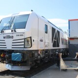 b_Vectron_BR_248_Dual_Mode_Willke_Gleisbau_Ludwigslust_2025_Juni_26_Eroffnung_Lokschuppen-4