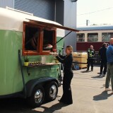 u_Pferdeanhanger_Food_Truck_Turkis_50er_Jahre_Style_Verbrennungstriebwagen_Eslingen_Maschinenfabrik_Willke_Gleisbau_Ludwigslust_2025_Ju