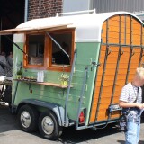 u_Pferdeanhanger_Food_Truck_Turkis_50er_Jahre_Style_Verbrennungstriebwagen_Eslingen_Maschinenfabrik_Willke_Gleisbau_Ludwigslust_2025_Juni_26-1